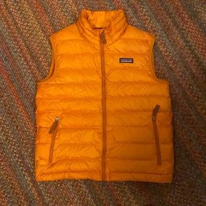 Patagonia down vest: kids  size medium